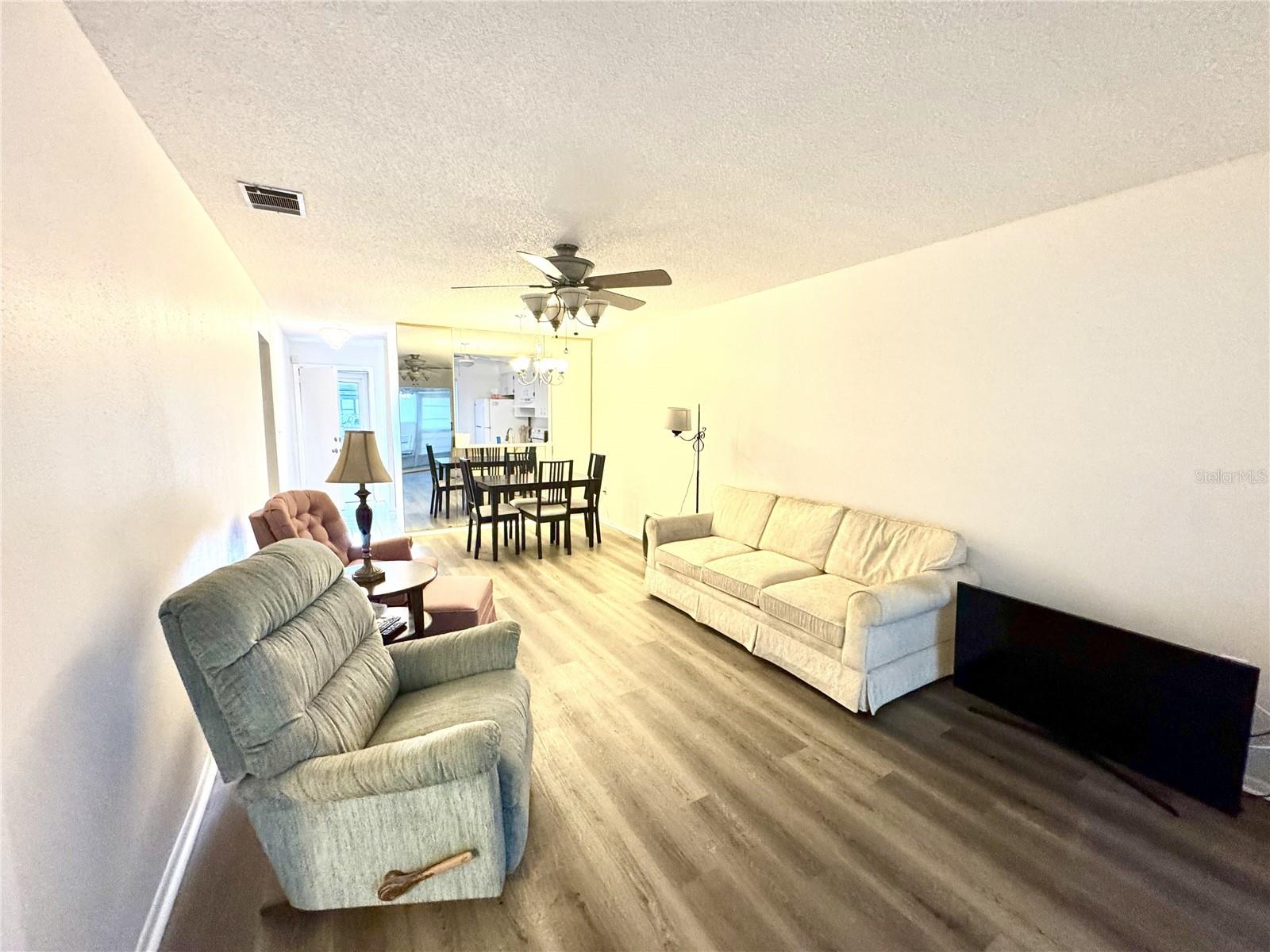 DEERWOOD GARDENS UNIT ONE - Residential Lease