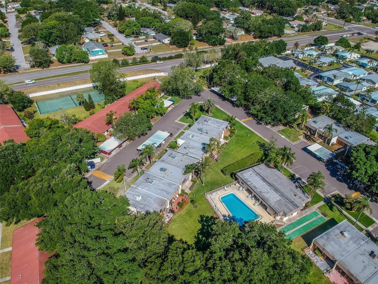 DEERWOOD GARDENS UNIT ONE - Residential Lease