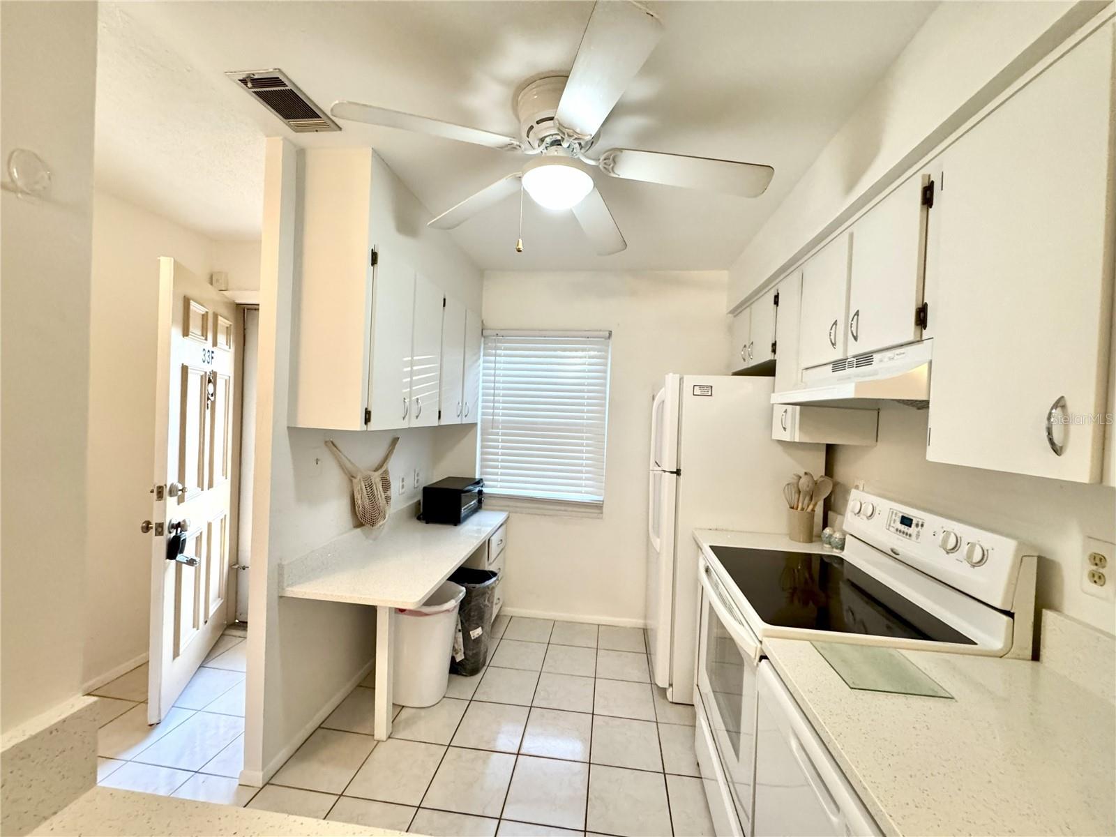 DEERWOOD GARDENS UNIT ONE - Residential Lease