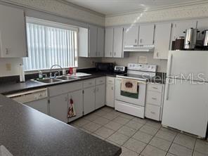 DEERWOOD GARDENS UNIT ONE - Residential Lease