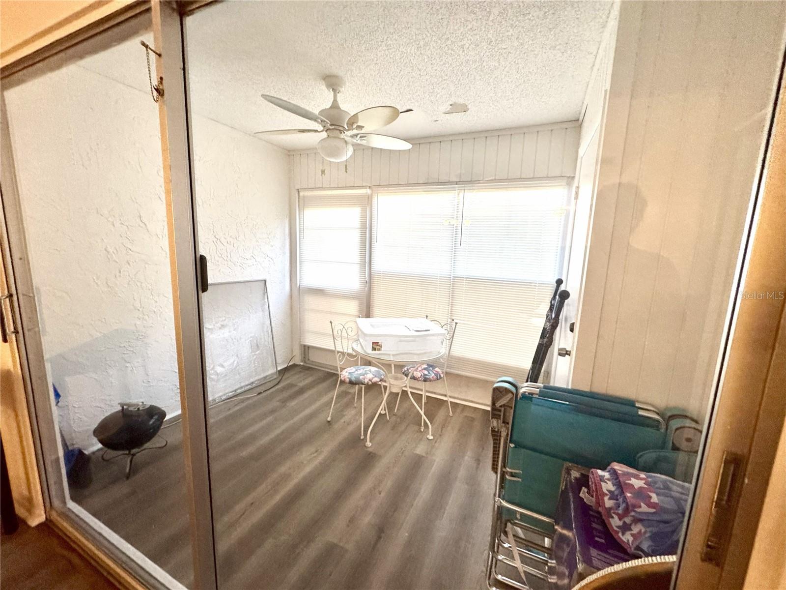 DEERWOOD GARDENS UNIT ONE - Residential Lease