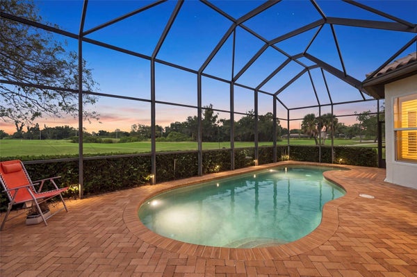 9925 SAGO POINT DR, SEMINOLE, FL 33777 - Image e724724db7835eccc647af5f76cc4075/409284535