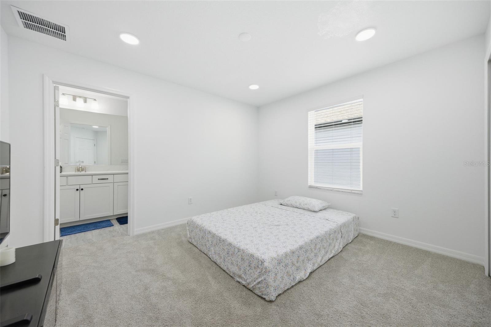 WHISPERING OAKS PRESERVE - Residential