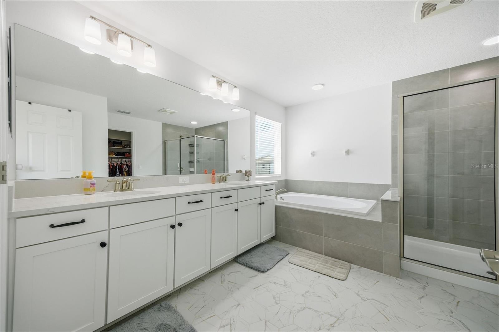 WHISPERING OAKS PRESERVE - Residential