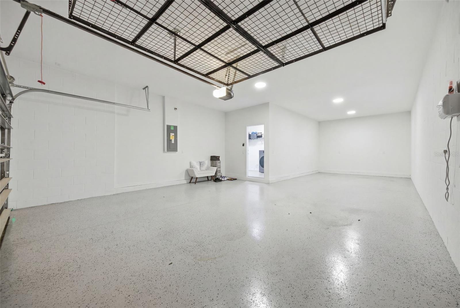 WHISPERING OAKS PRESERVE - Residential