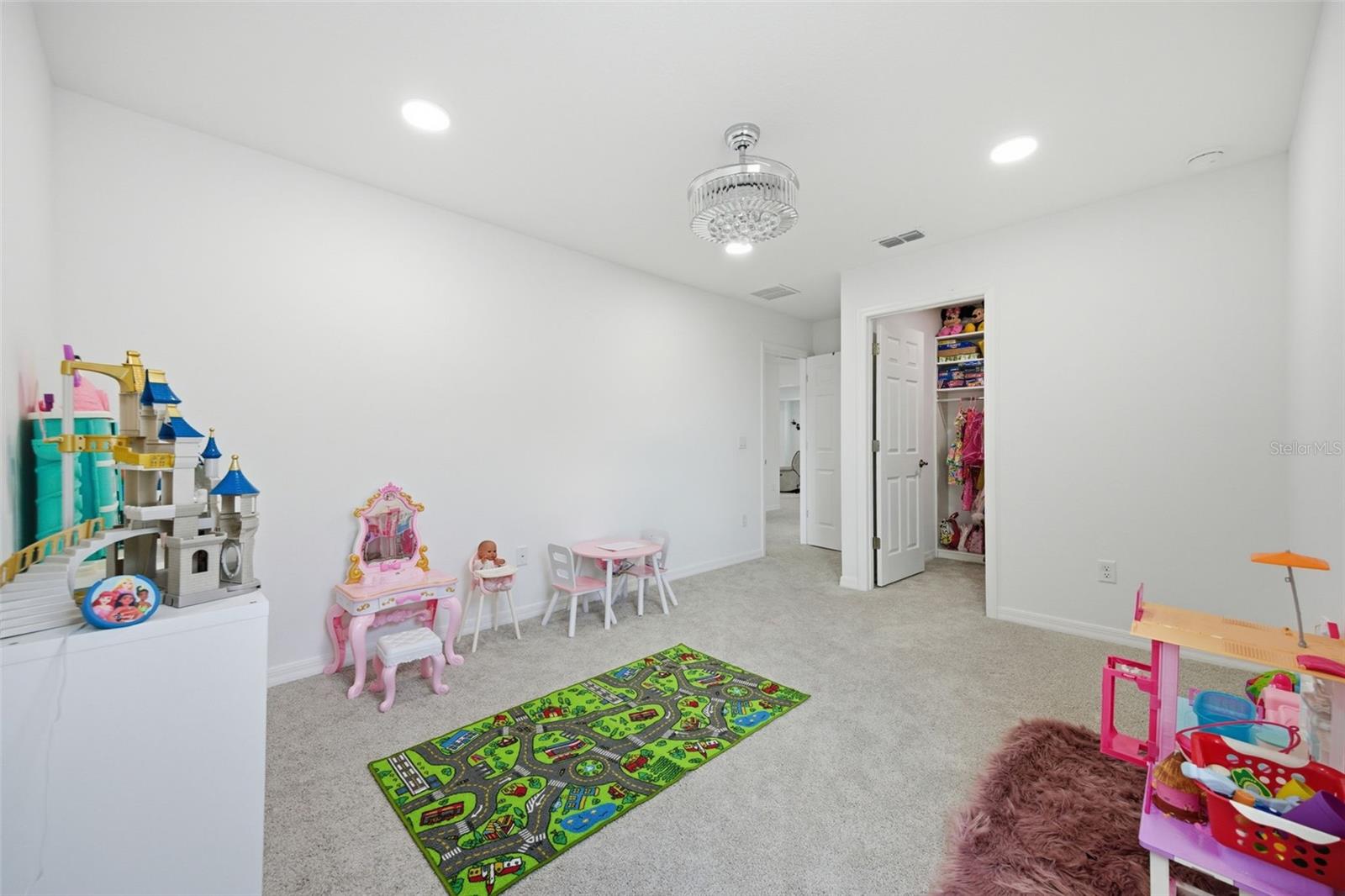 WHISPERING OAKS PRESERVE - Residential