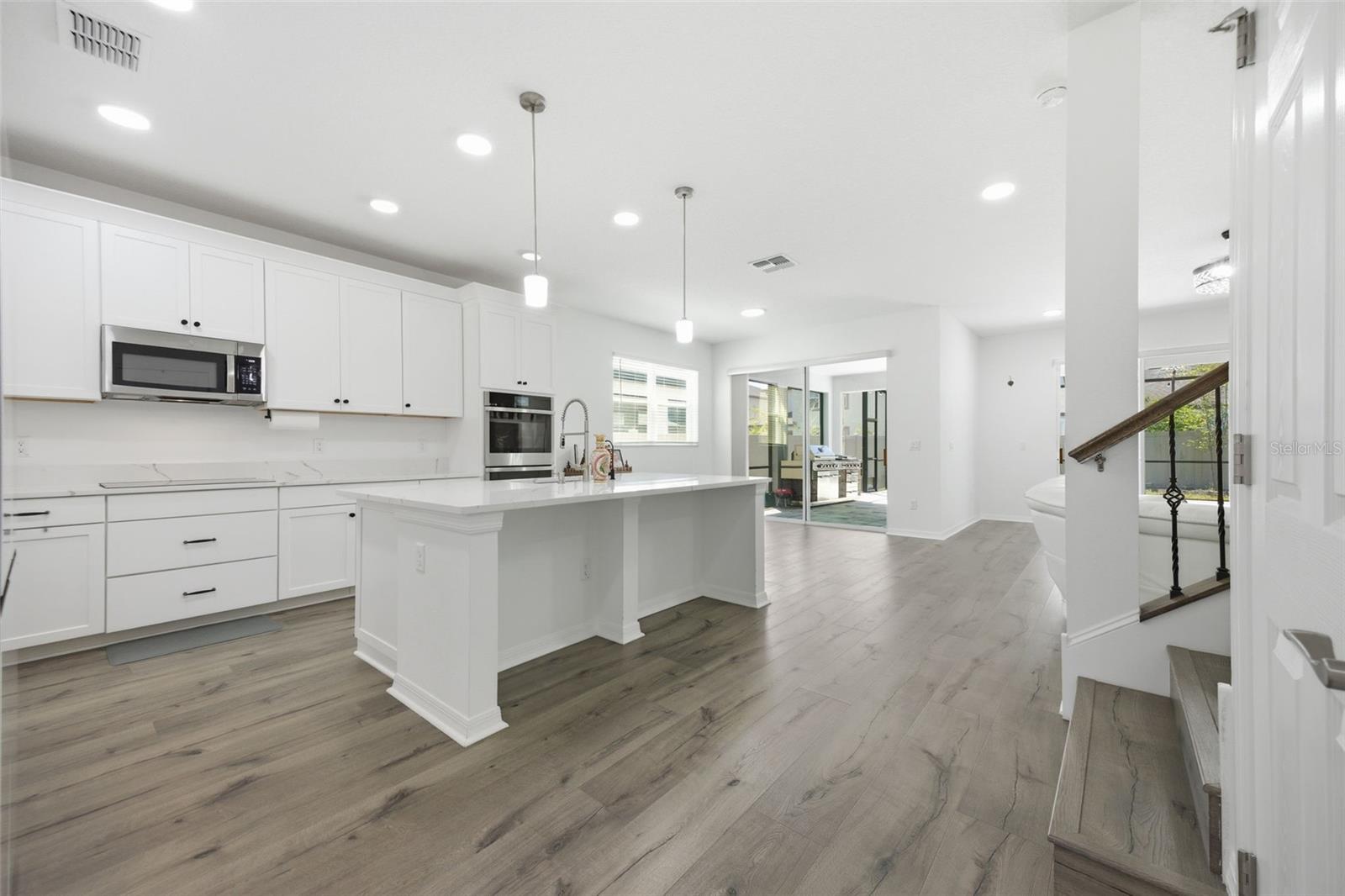 WHISPERING OAKS PRESERVE - Residential