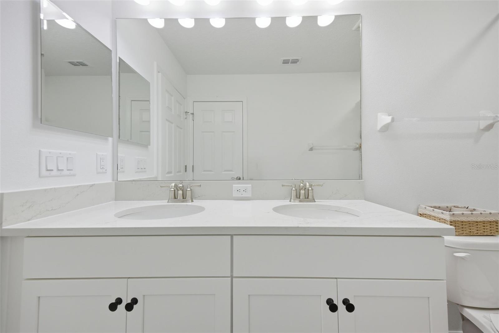 WHISPERING OAKS PRESERVE - Residential