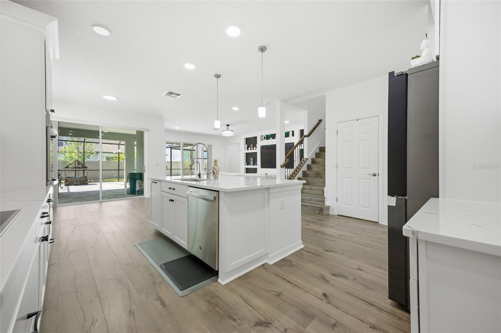 WHISPERING OAKS PRESERVE - Residential