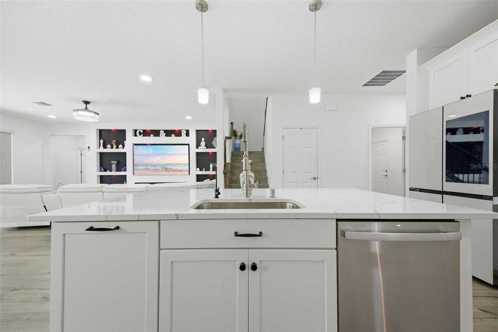 WHISPERING OAKS PRESERVE - Residential