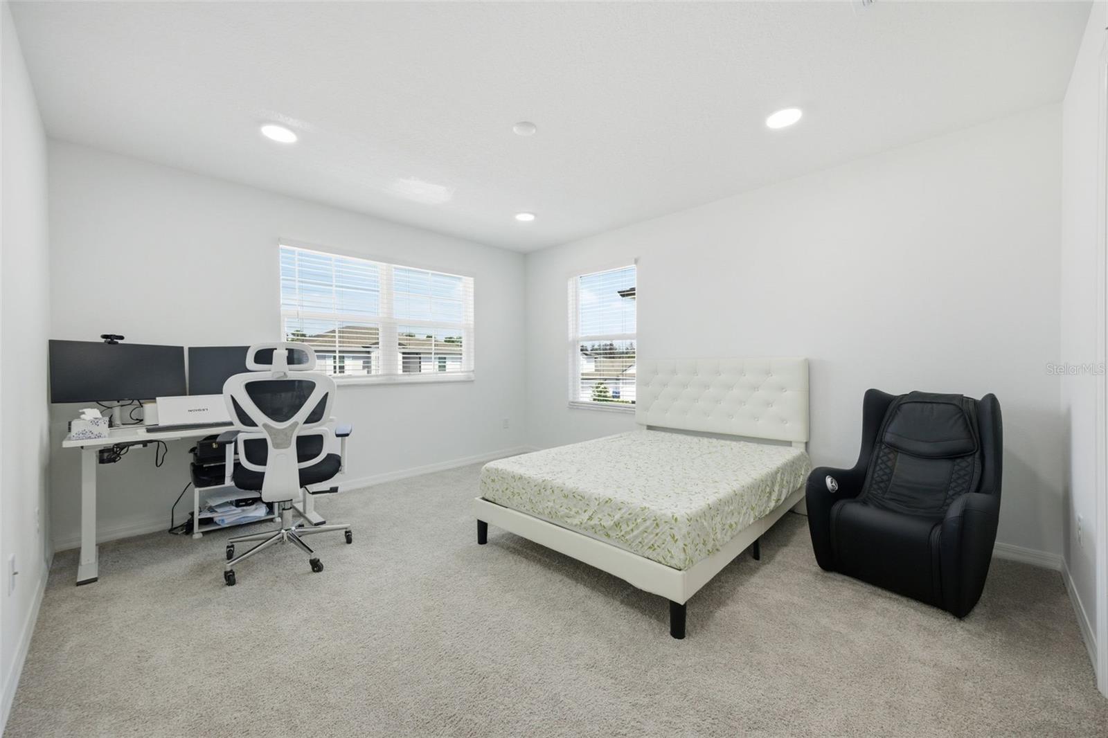 WHISPERING OAKS PRESERVE - Residential