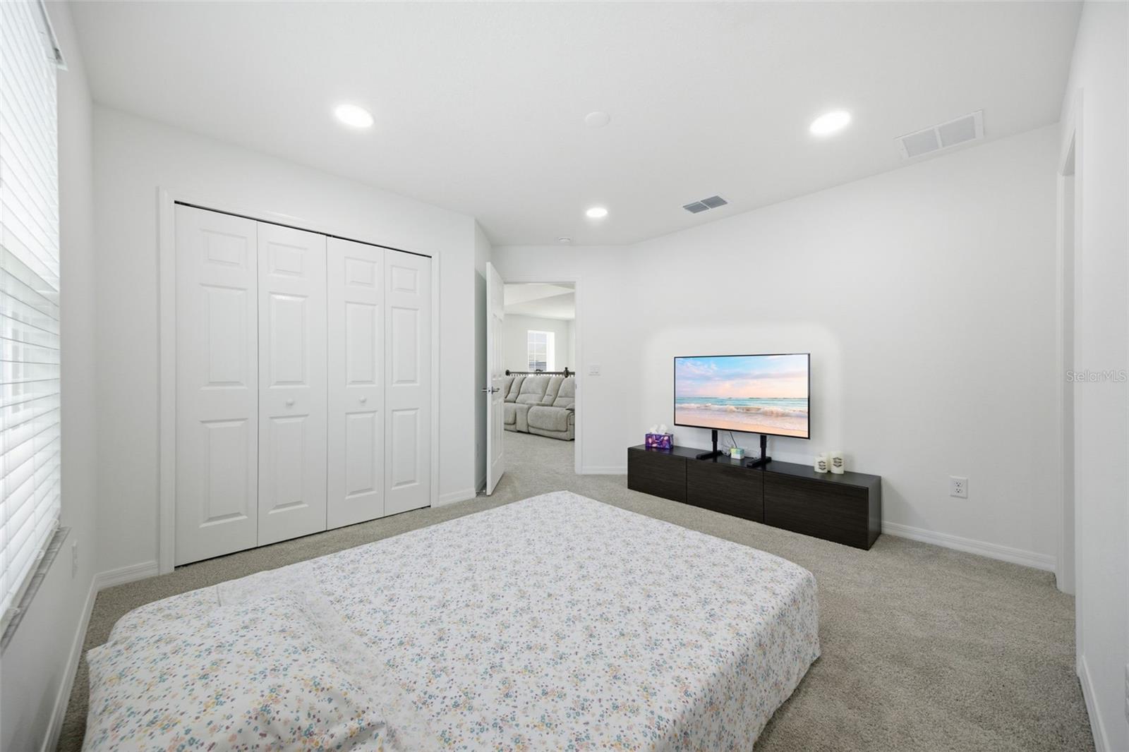 WHISPERING OAKS PRESERVE - Residential