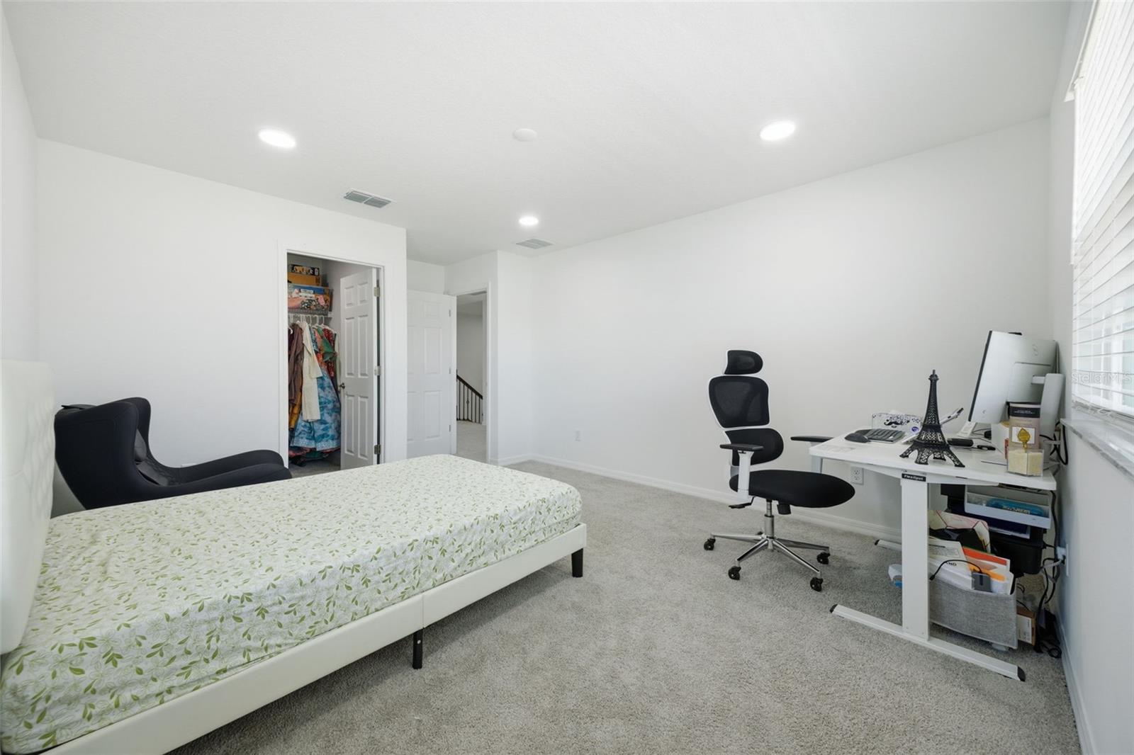 WHISPERING OAKS PRESERVE - Residential