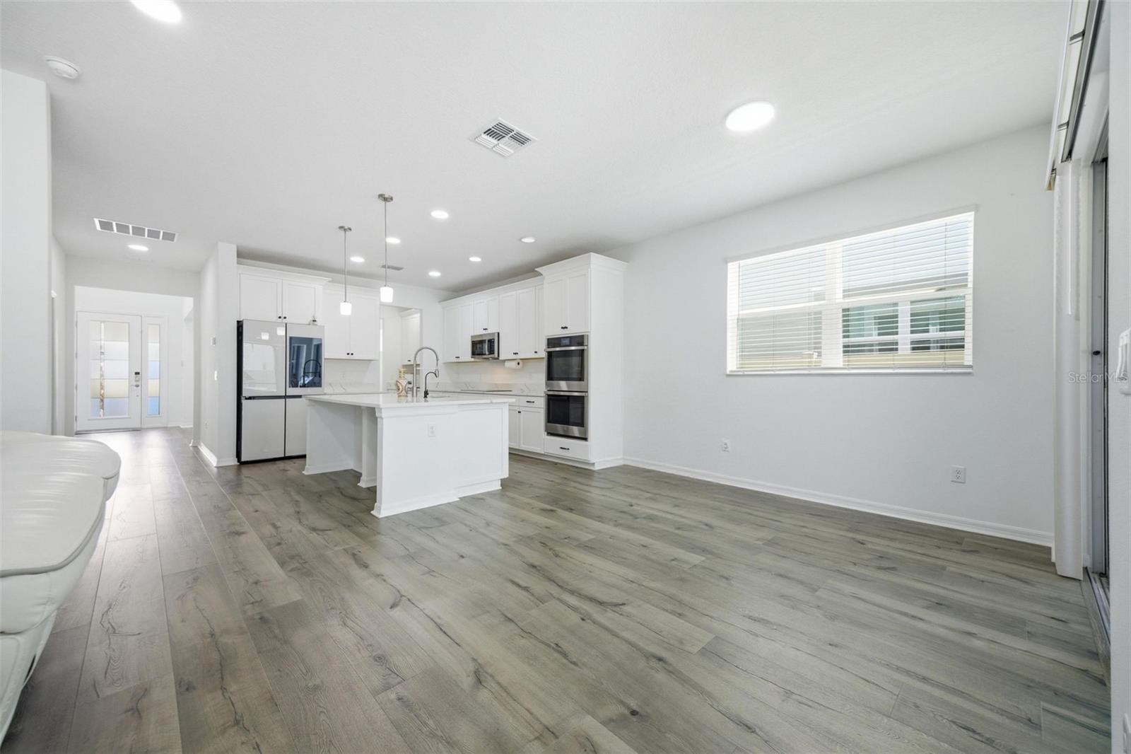 WHISPERING OAKS PRESERVE - Residential