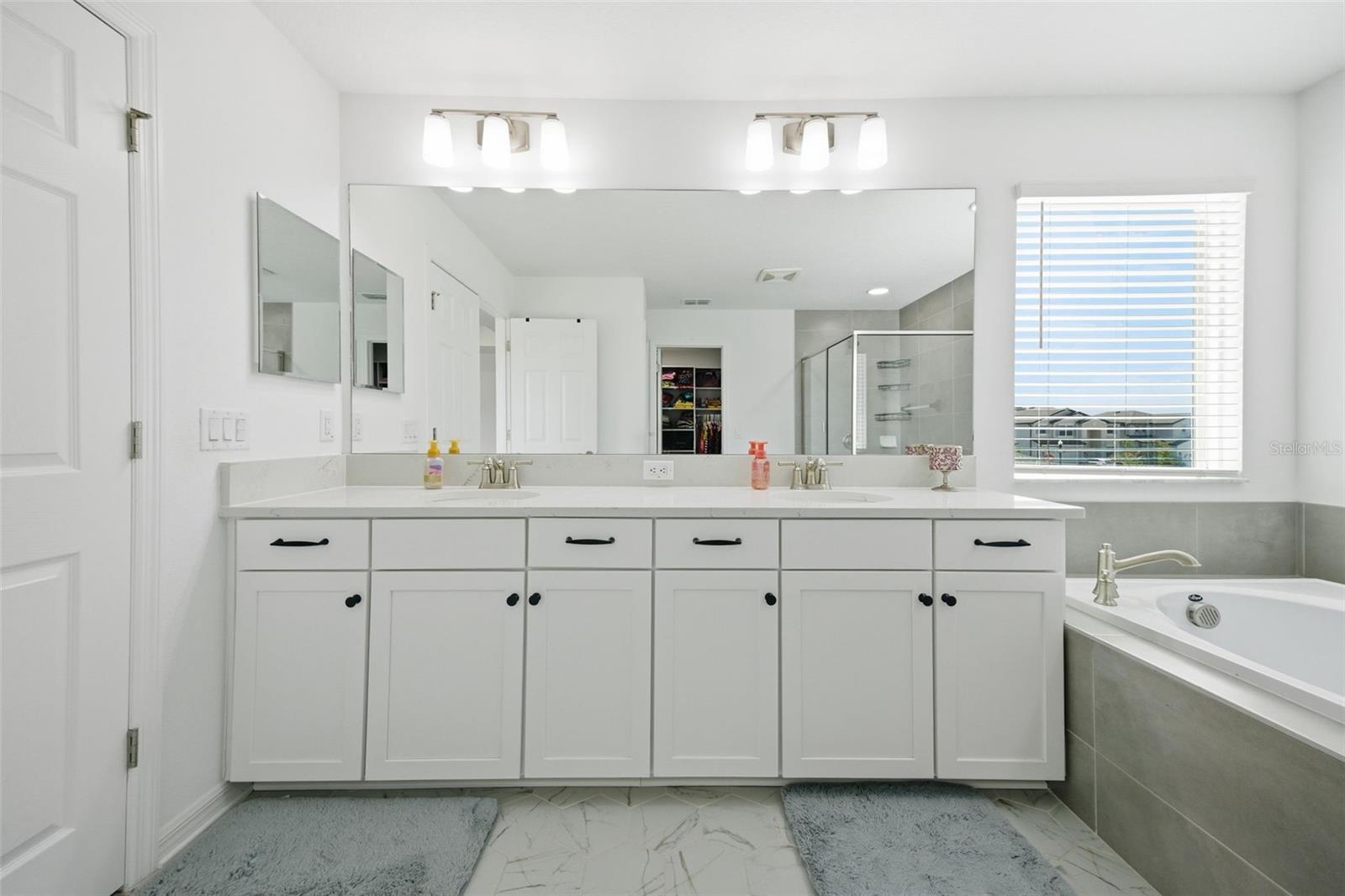 WHISPERING OAKS PRESERVE - Residential