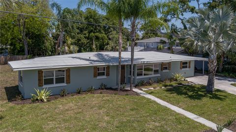 A home in PALMETTO