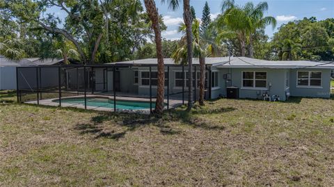 A home in PALMETTO