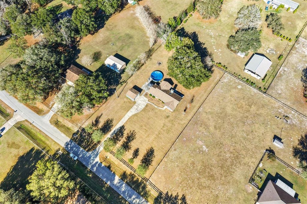 Photo of 2405 SE 157th Lane Road, Summerfield, FL 34491 (MLS # G5105972)