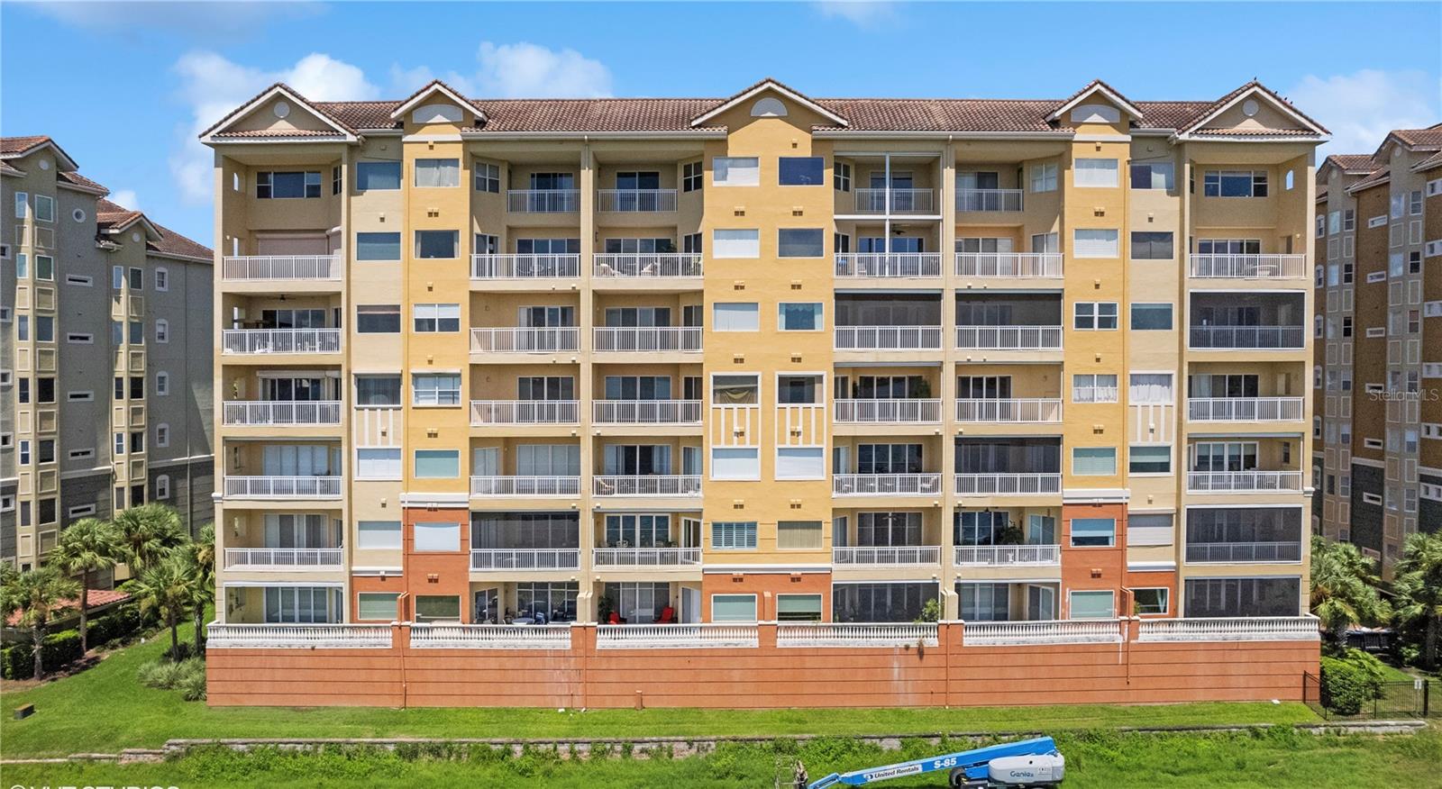 VIZCAYA HEIGHTS CONDO - Residential