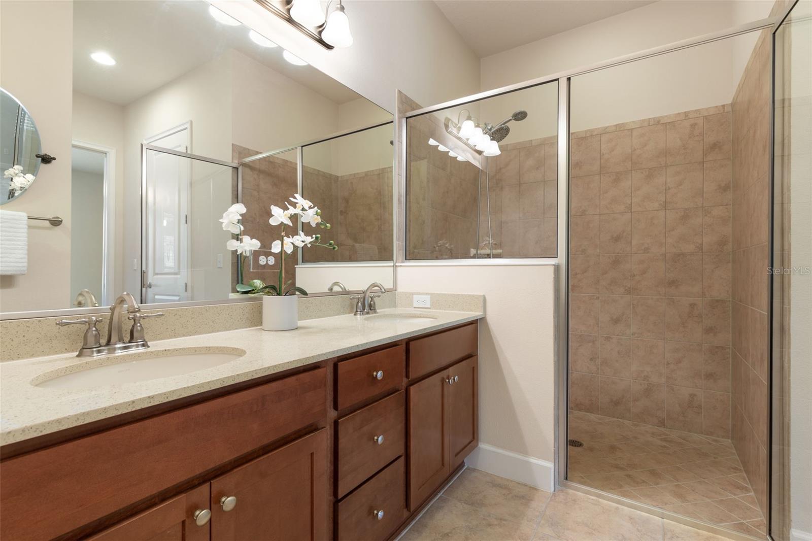 761 ALDENHAM LANE