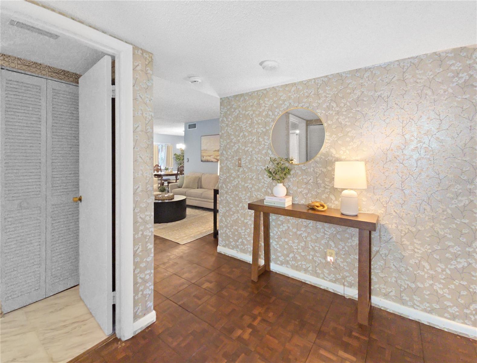 553 FAIRWAYS CIRCLE B