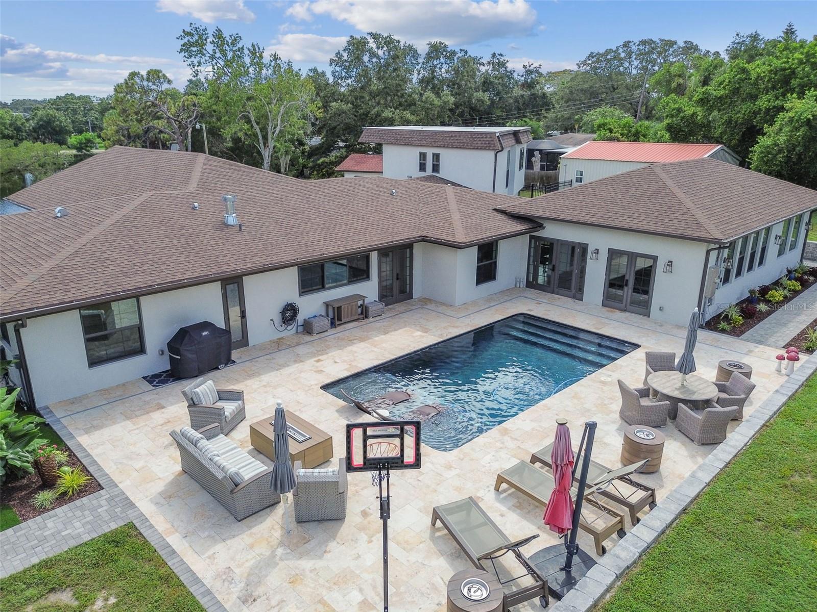 FAIRWAY MANOR - Residential