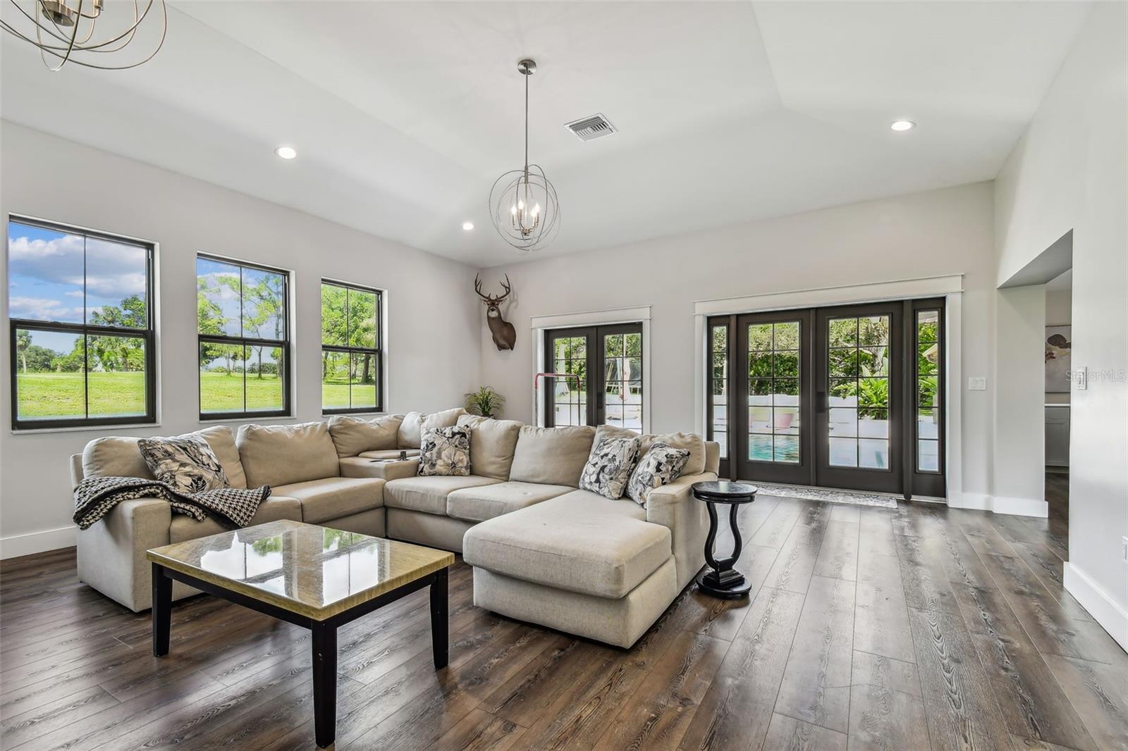 FAIRWAY MANOR - Residential