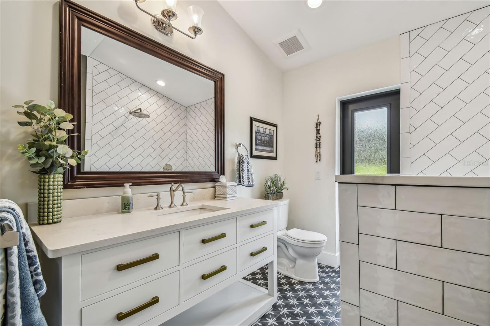 FAIRWAY MANOR - Residential