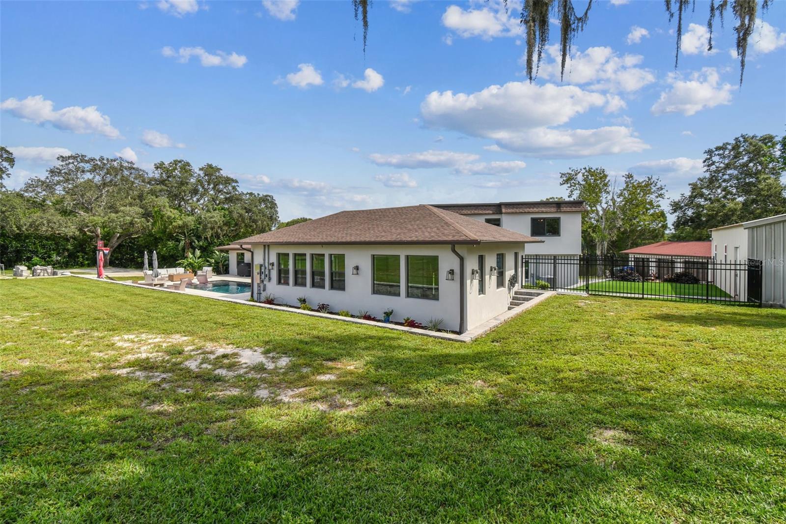 FAIRWAY MANOR - Residential