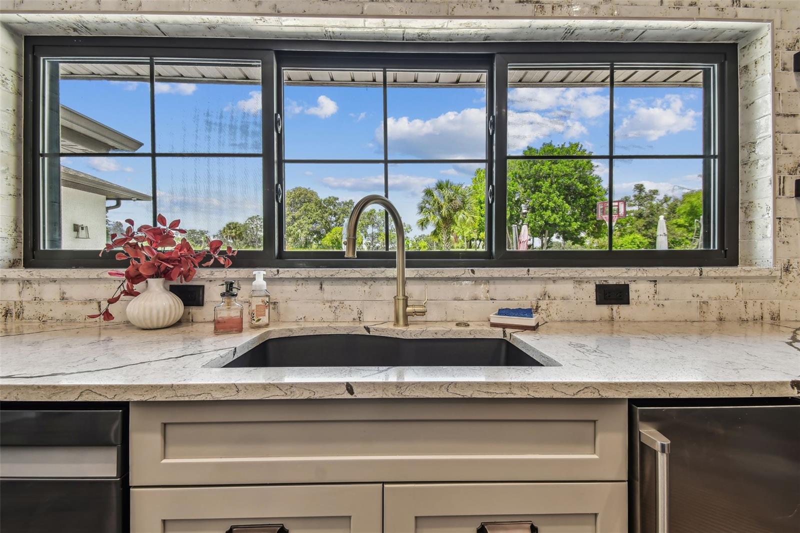 FAIRWAY MANOR - Residential