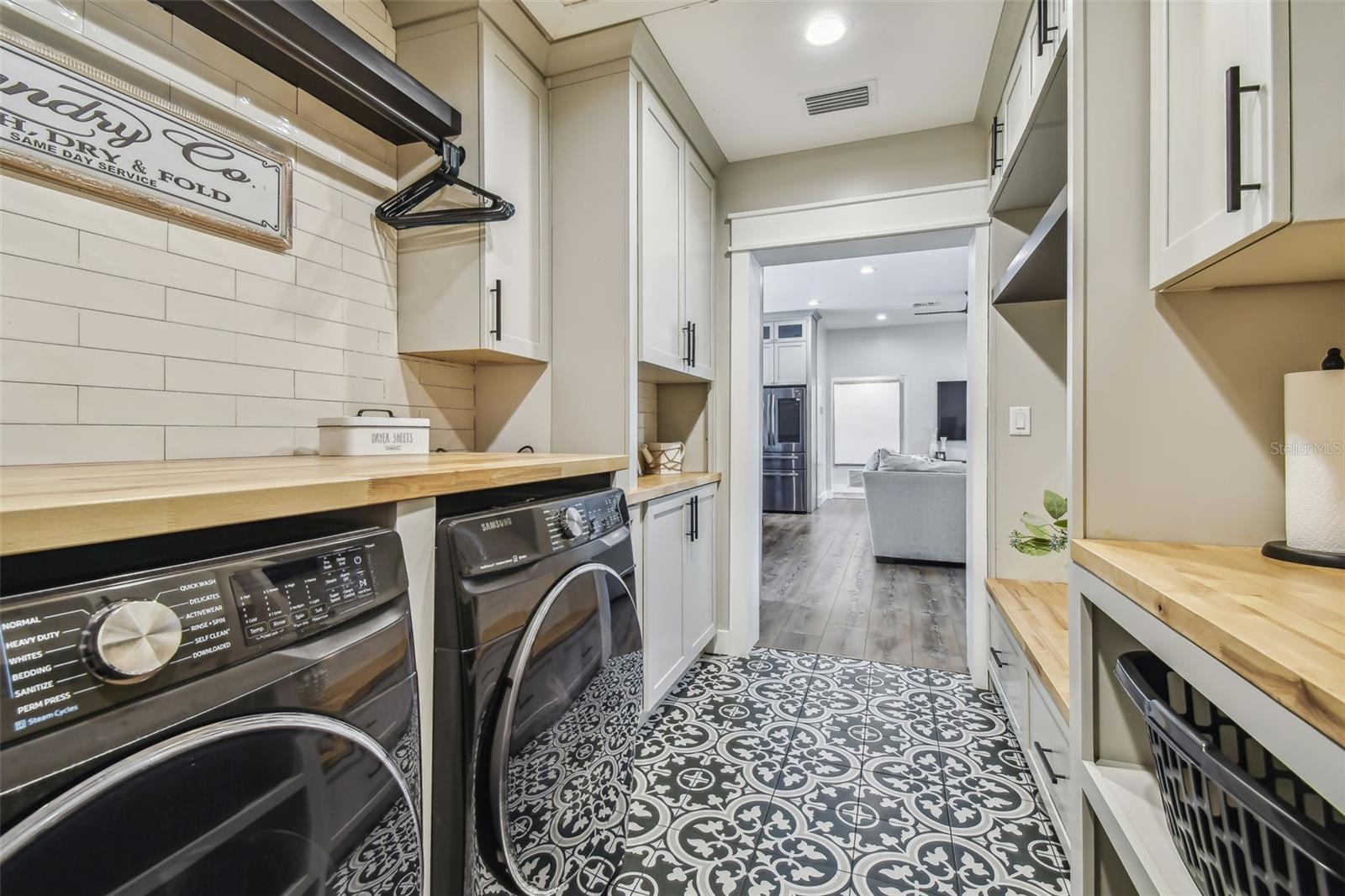 FAIRWAY MANOR - Residential