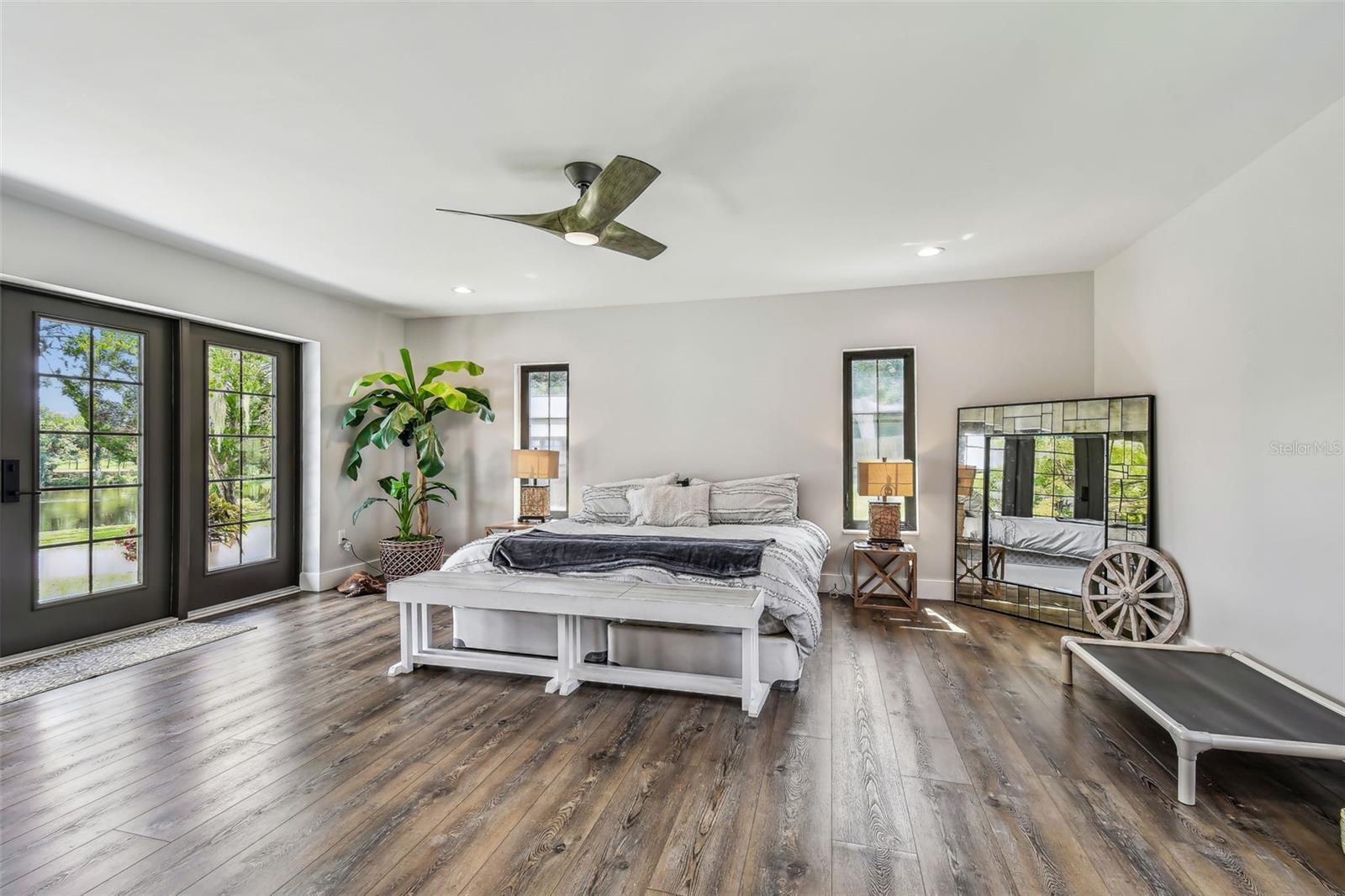 FAIRWAY MANOR - Residential
