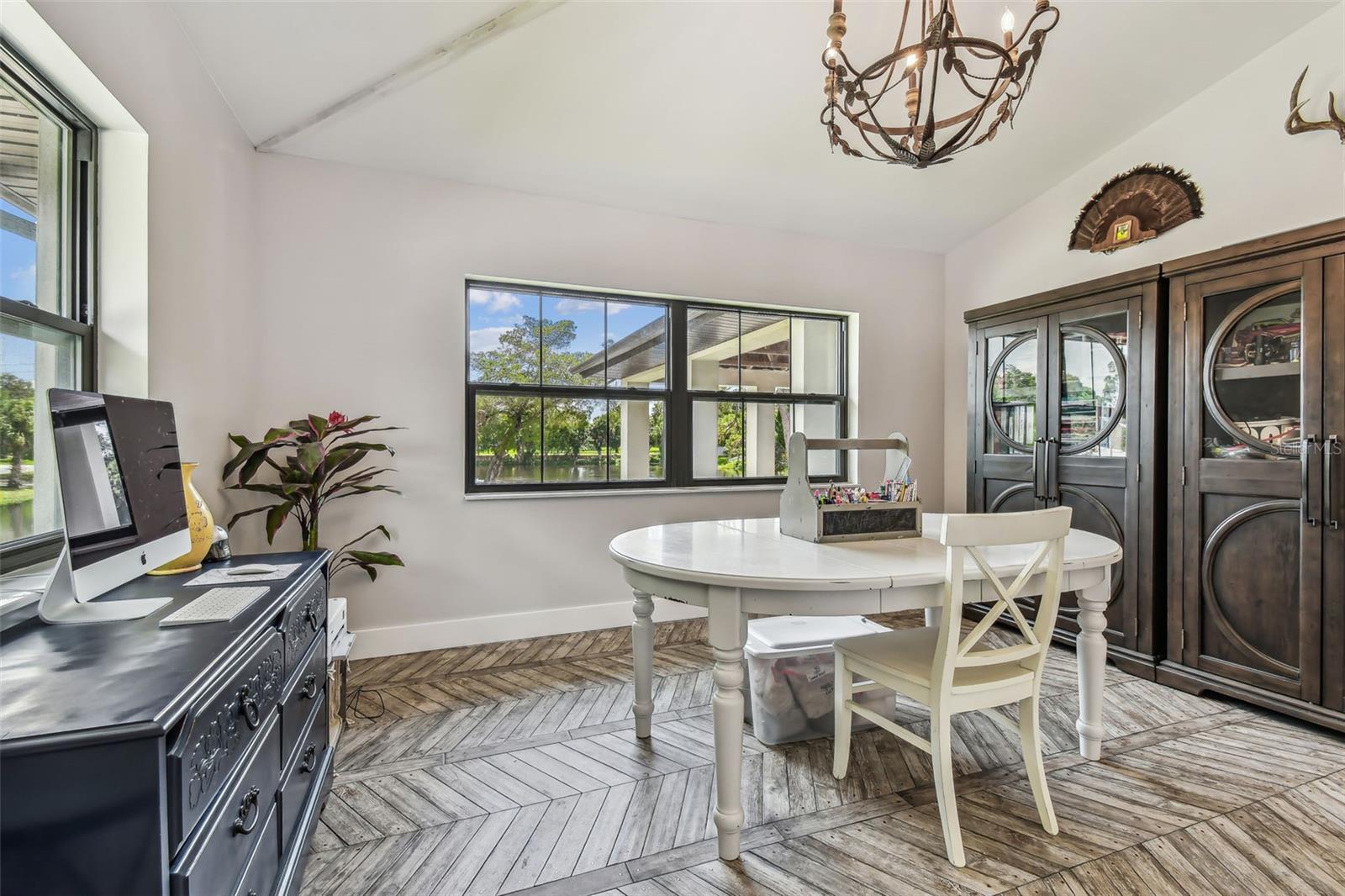 FAIRWAY MANOR - Residential