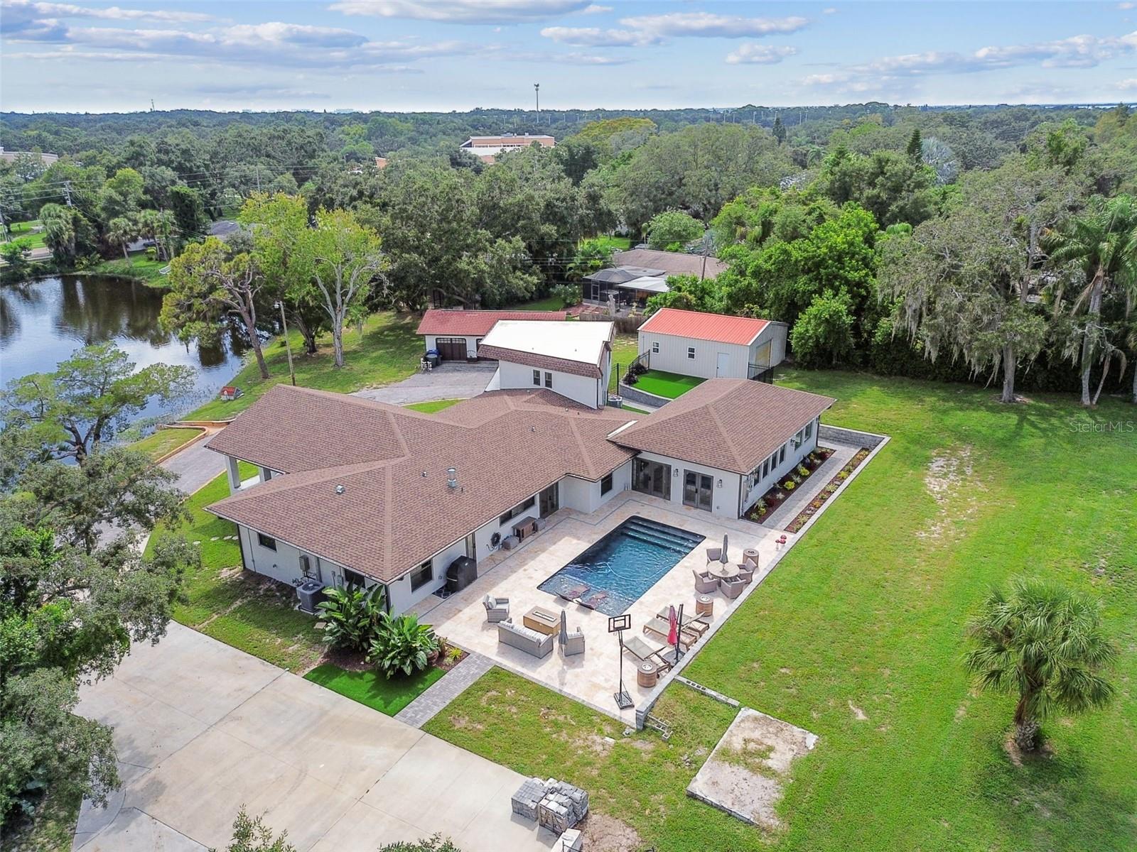 FAIRWAY MANOR - Residential