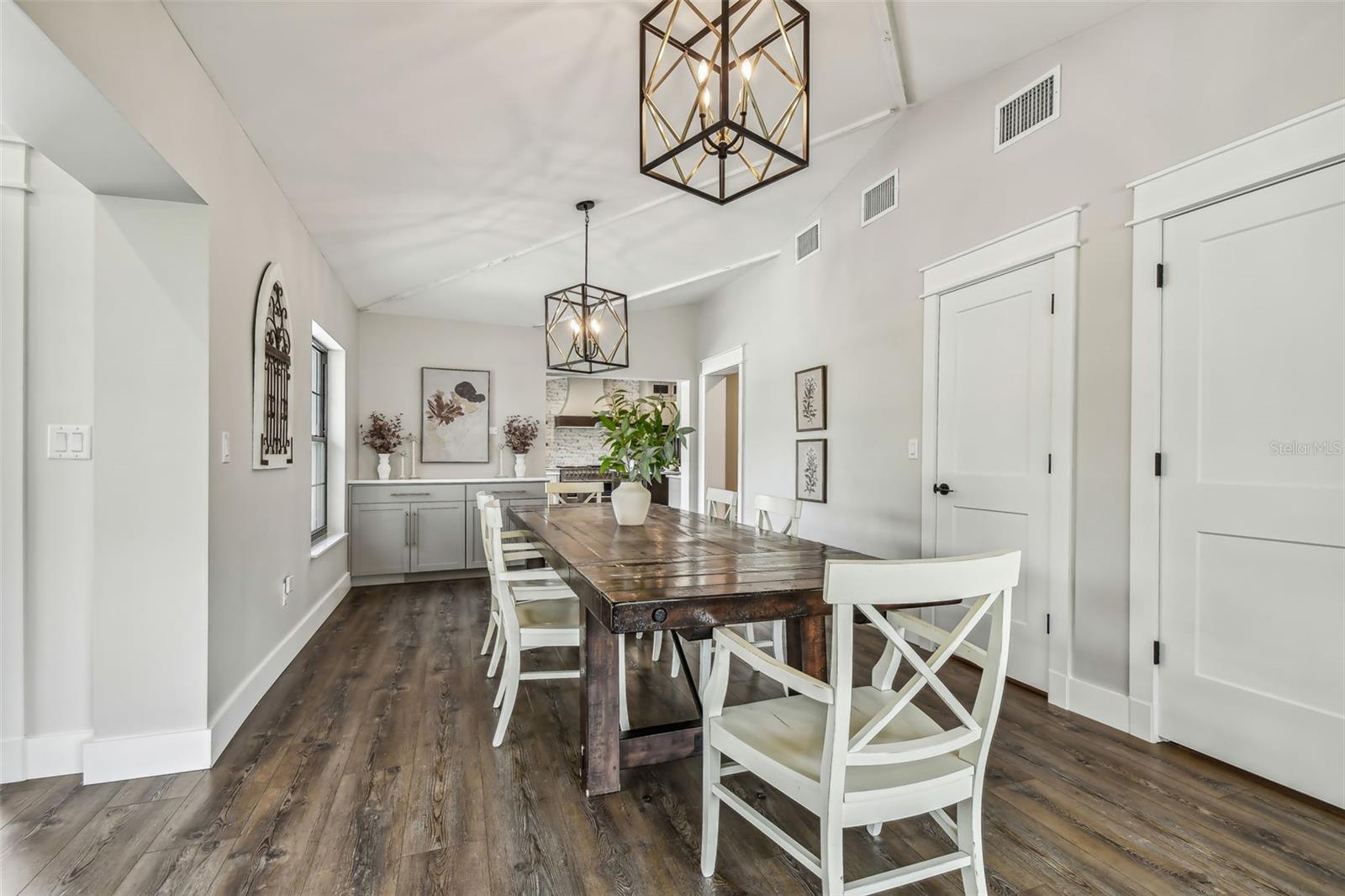 FAIRWAY MANOR - Residential