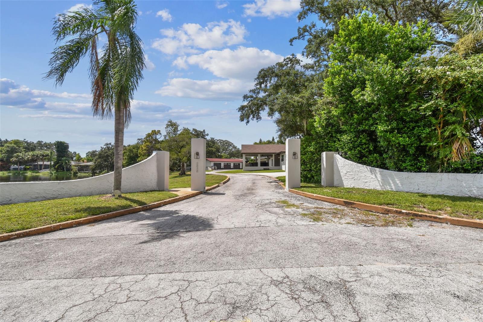FAIRWAY MANOR - Residential