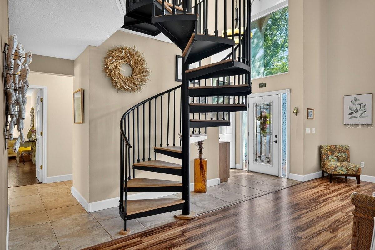 LIGHTHOUSE SHORES - Residential