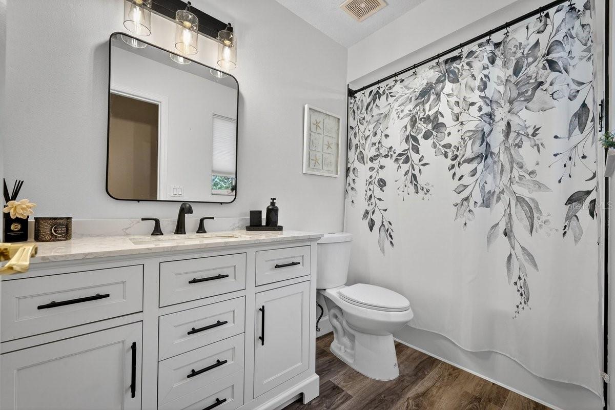 LIGHTHOUSE SHORES - Residential