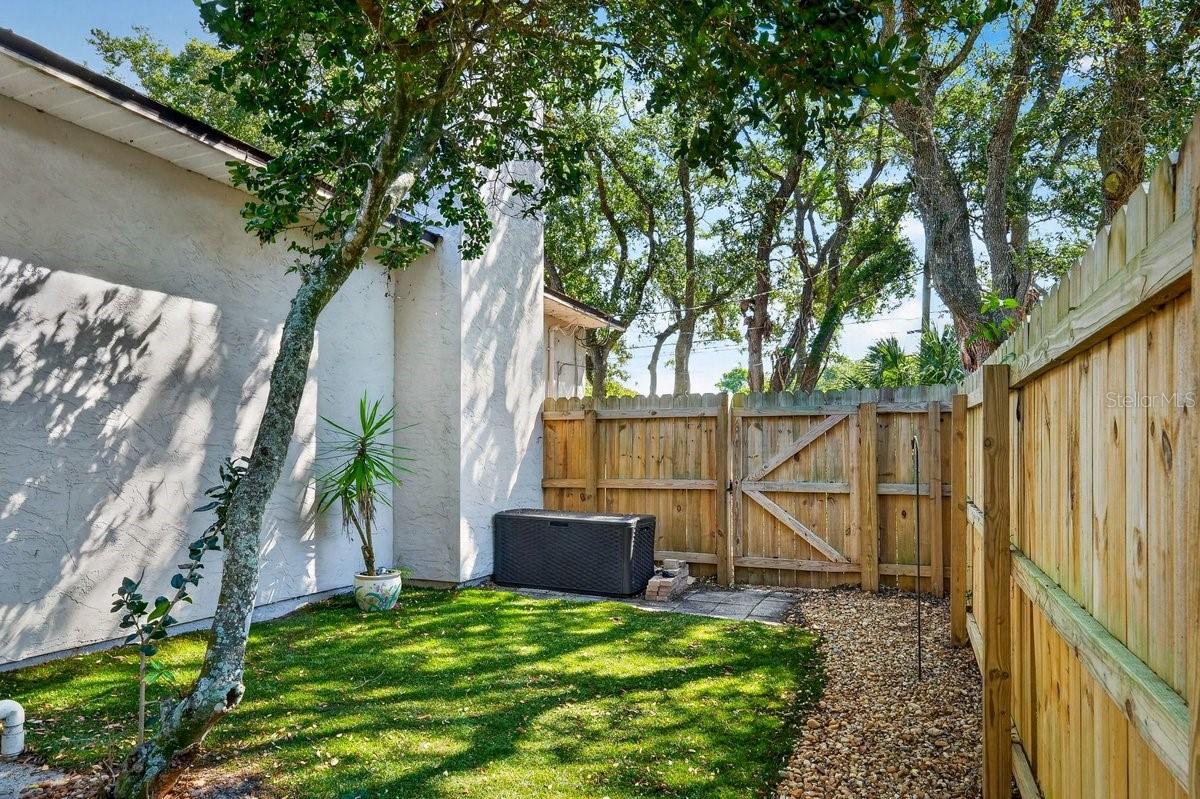 LIGHTHOUSE SHORES - Residential