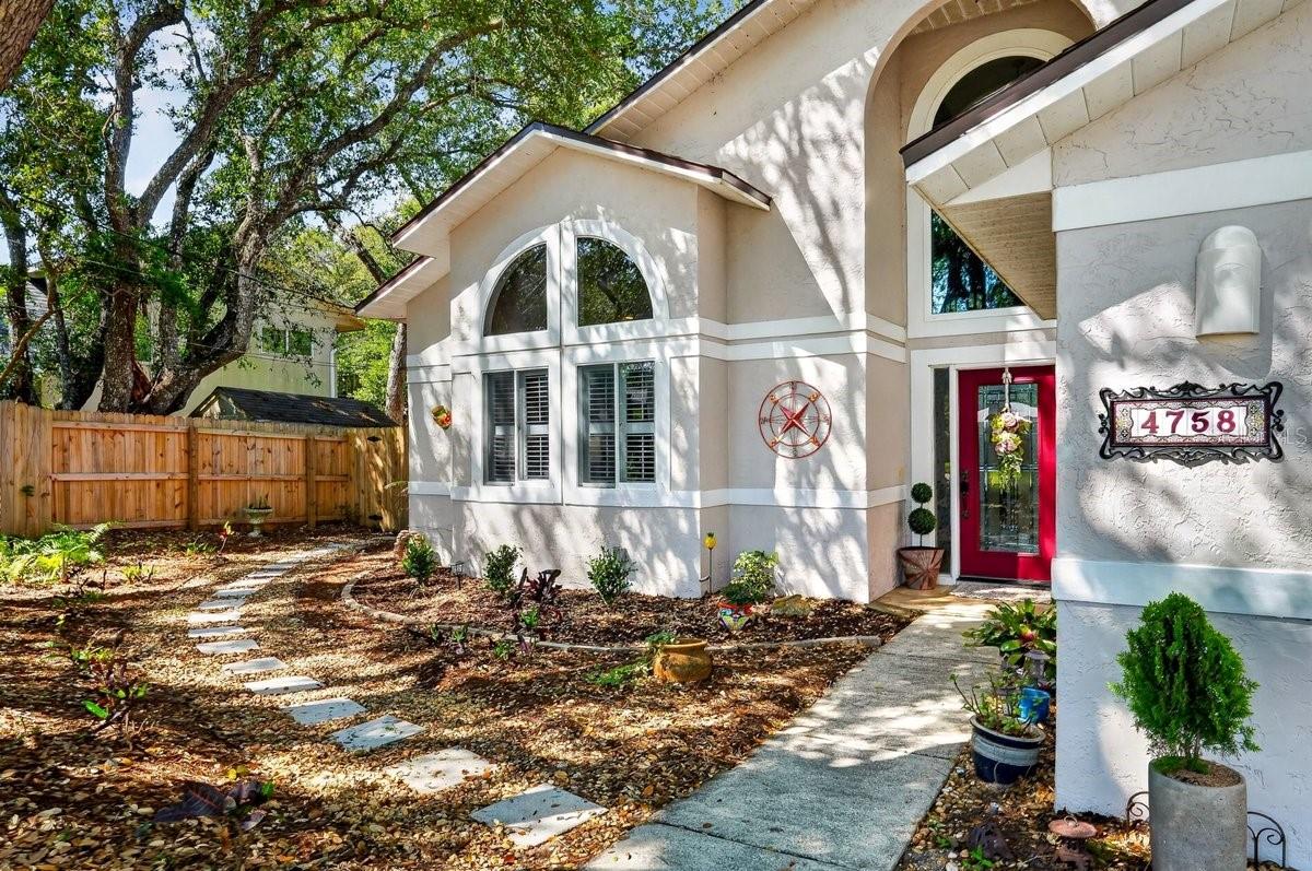 LIGHTHOUSE SHORES - Residential