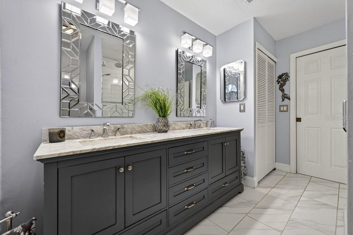 LIGHTHOUSE SHORES - Residential