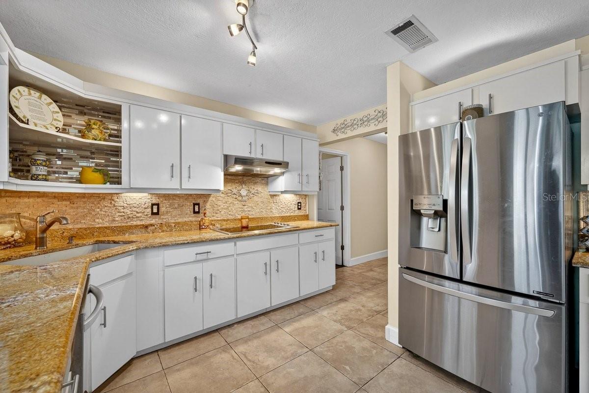 LIGHTHOUSE SHORES - Residential