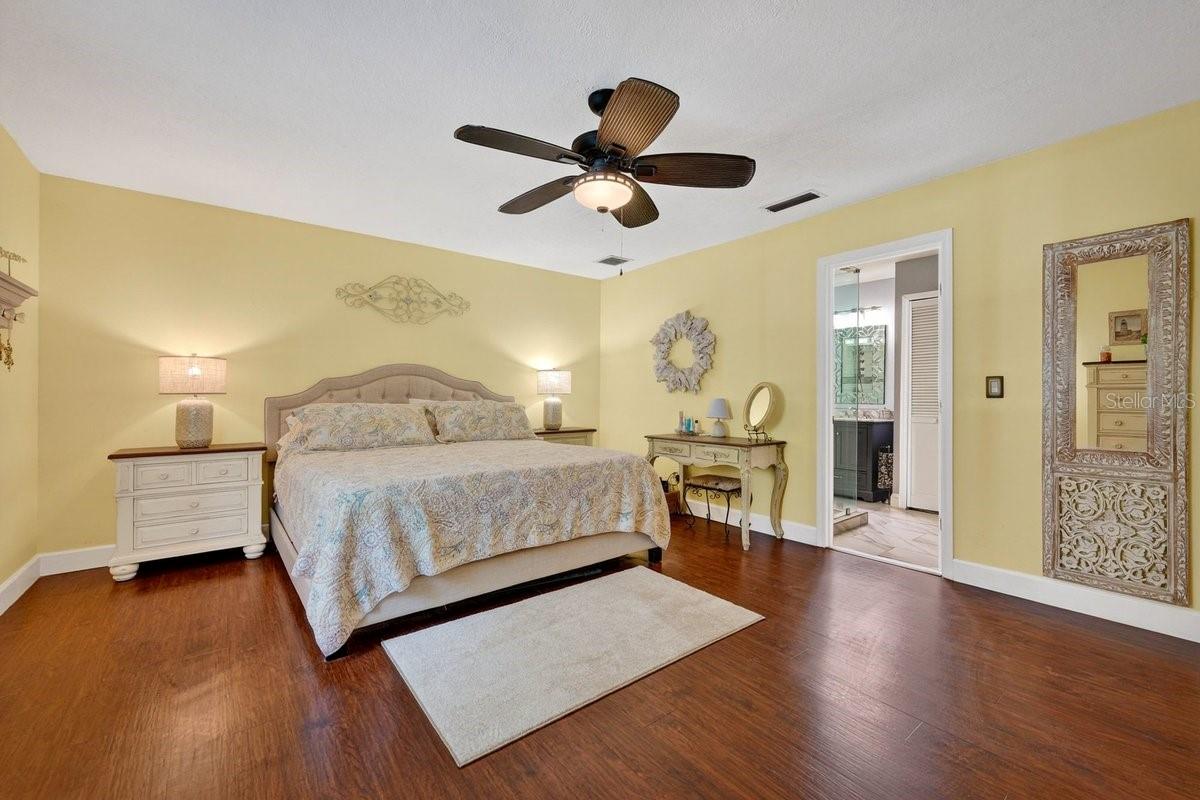 LIGHTHOUSE SHORES - Residential