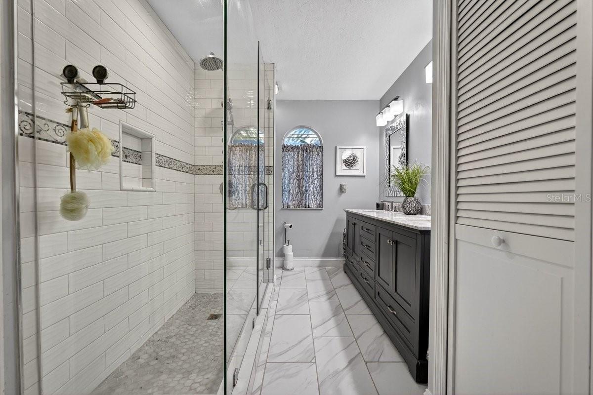 LIGHTHOUSE SHORES - Residential