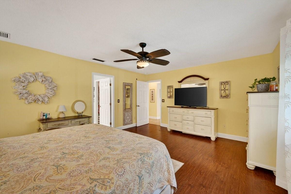 LIGHTHOUSE SHORES - Residential