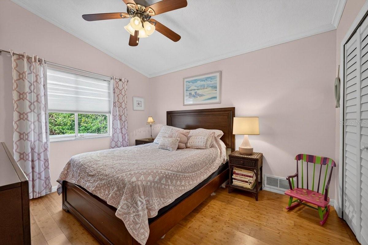 LIGHTHOUSE SHORES - Residential