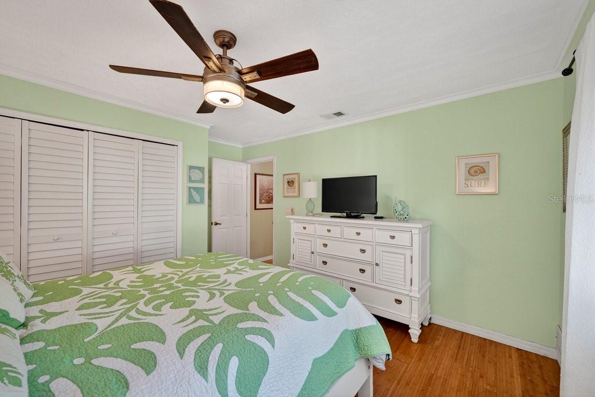 LIGHTHOUSE SHORES - Residential