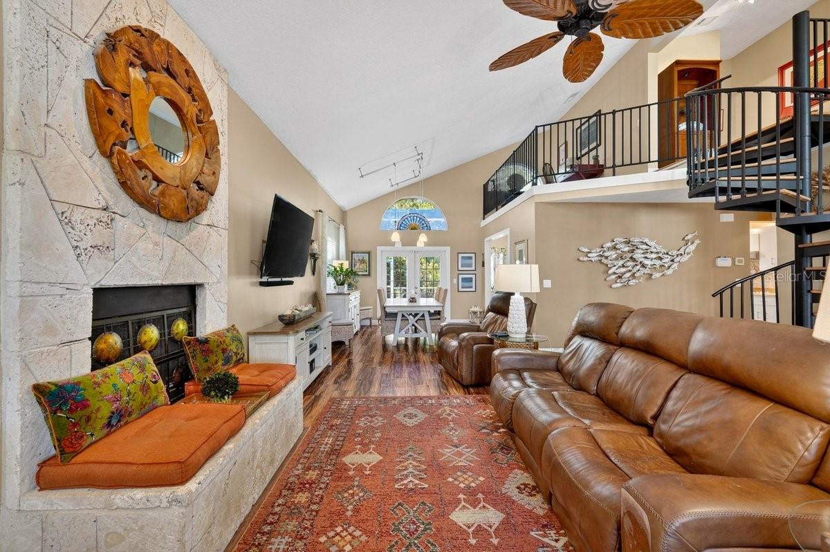 LIGHTHOUSE SHORES - Residential