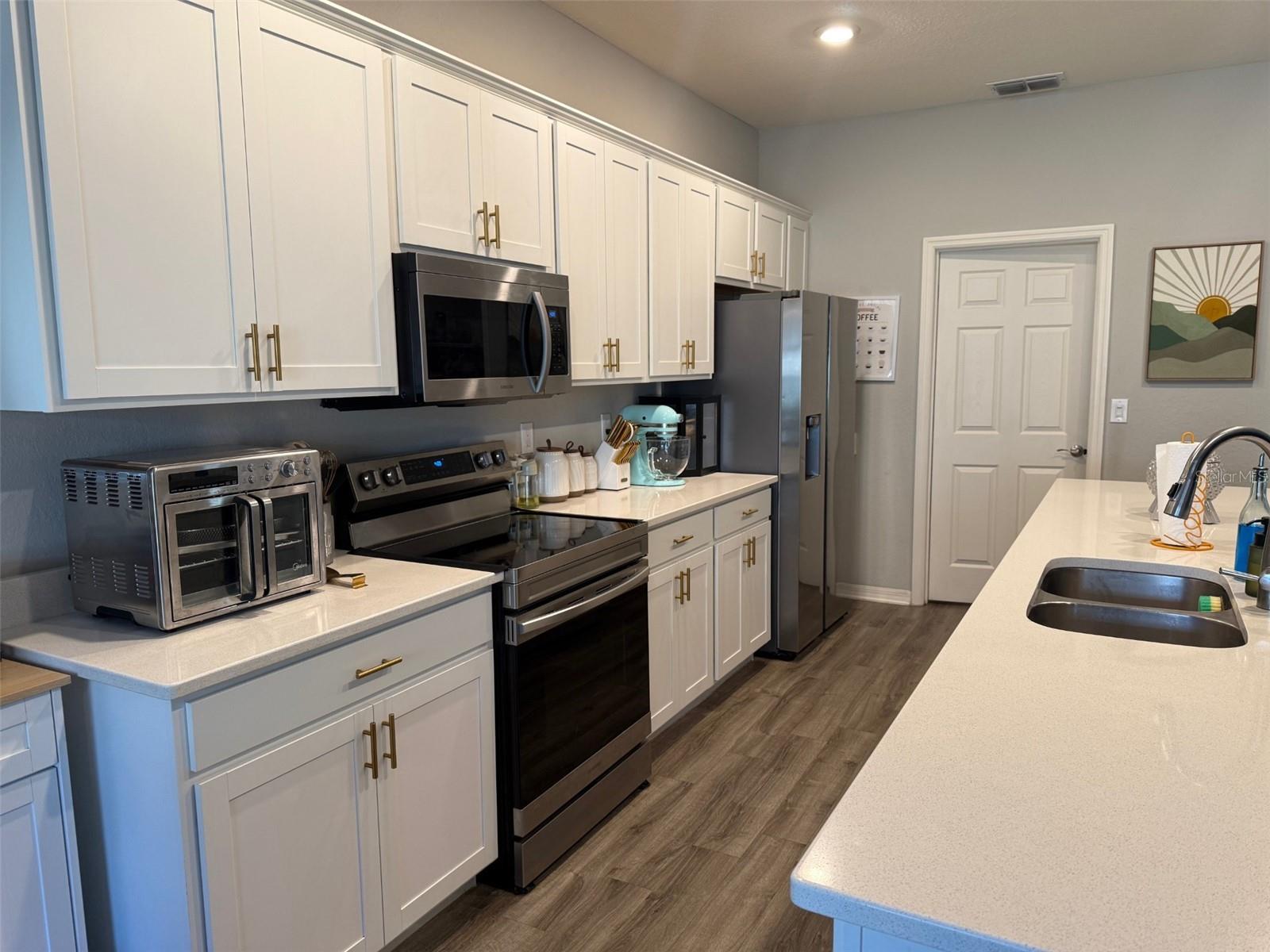 GENEVA LNDGS PH 1 - Residential