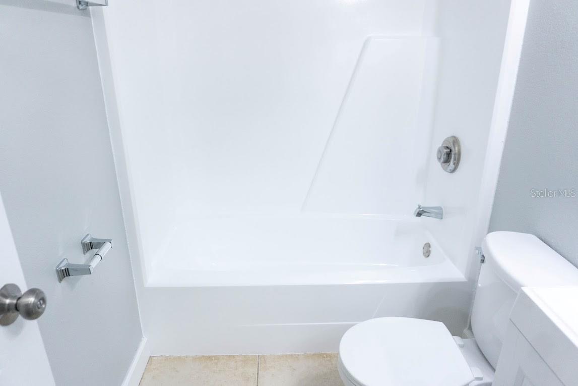 THE HAMPTONS AT BRANDON A CONDO - Residential